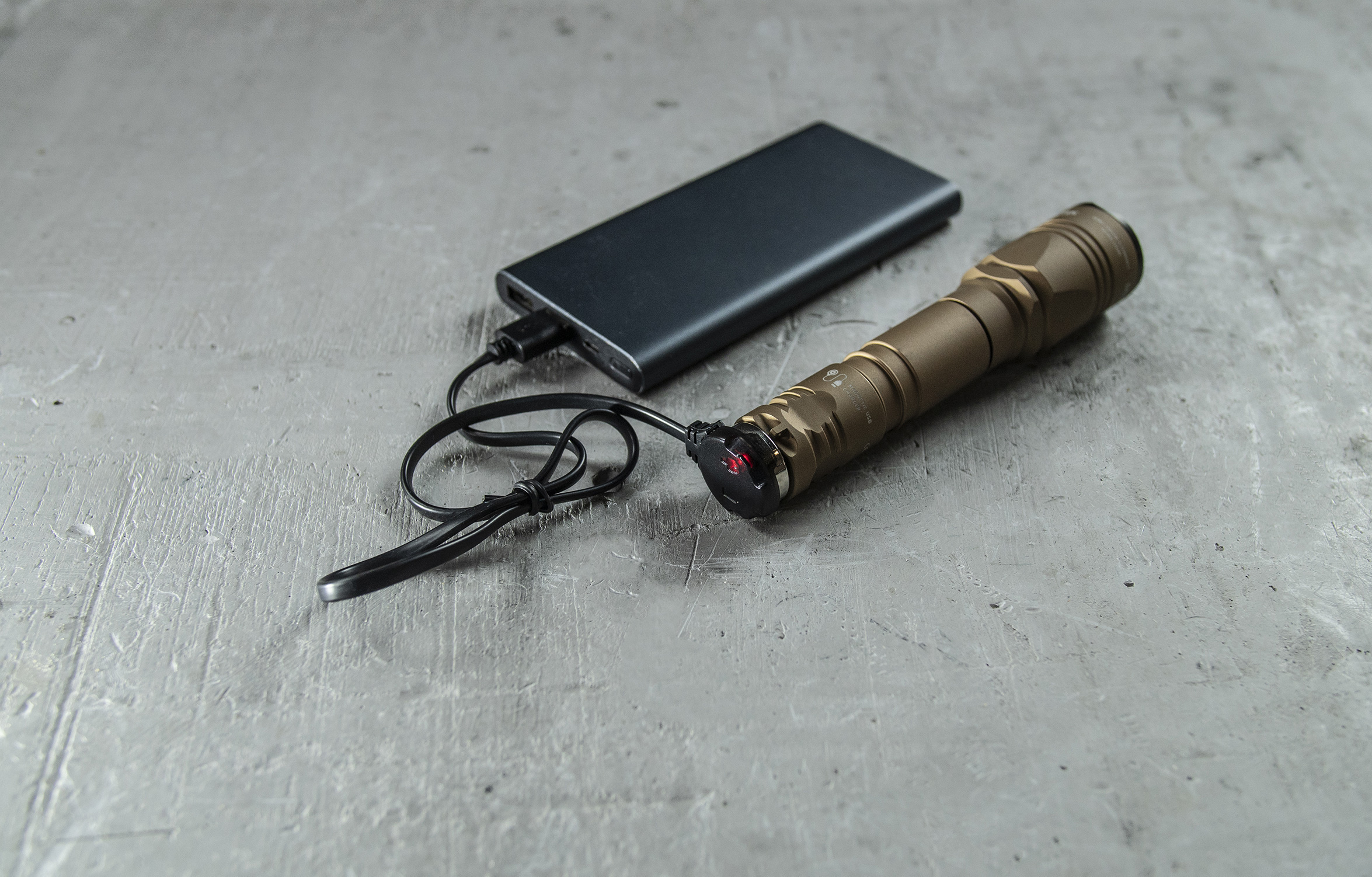 Armytek Dobermann Pro Magnet USB Warm (Sand)